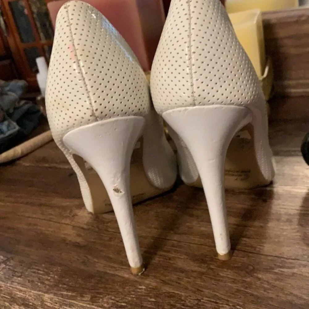 Heels - Picture 4 of 8